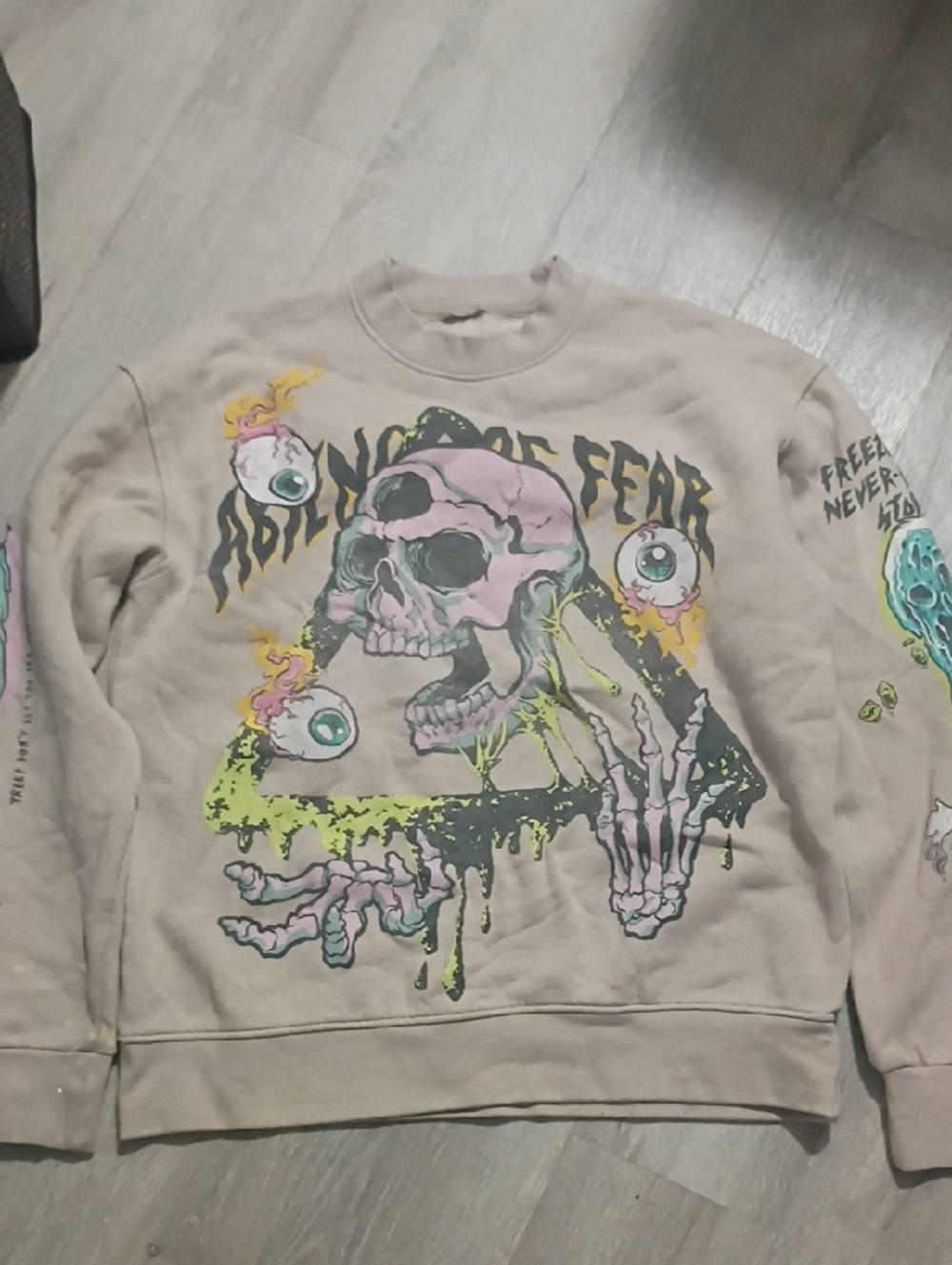 Men's Beige Graphic Skull Crewneck Sweatshirt